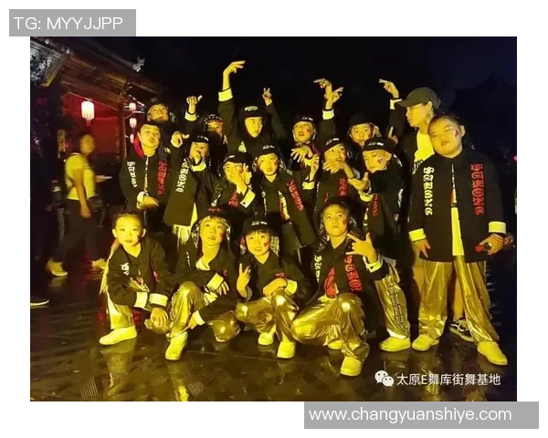 上海街舞队团队协作引发热议争议背后的默契与挑战解析 上海街舞队团队协作引发热议争议背后的默契与挑战解析